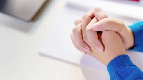 ¿Cómo orar a Dios correctamente? — 4 pasos para orar