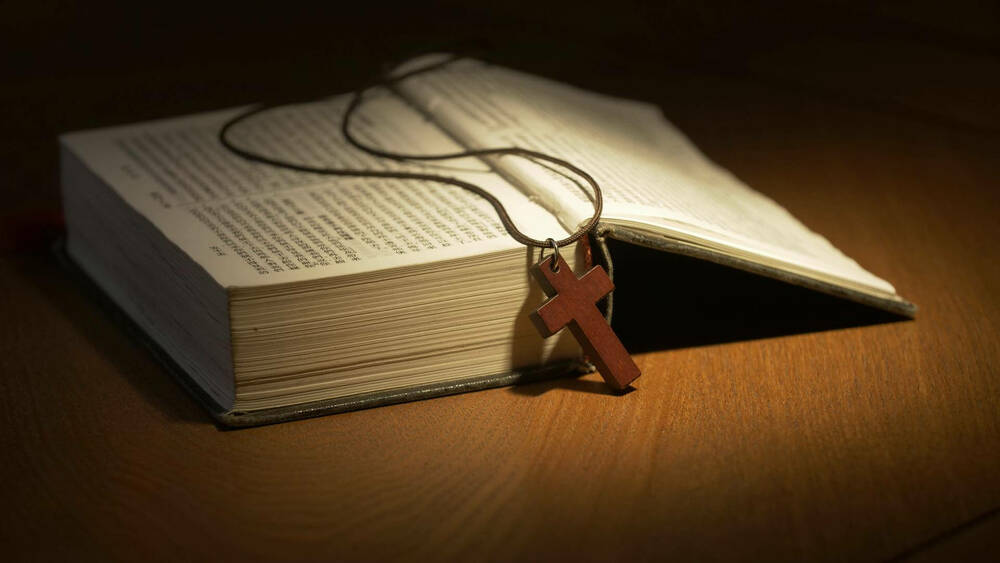 ¿Quién escribió la Biblia y qué tan bien la conoces?